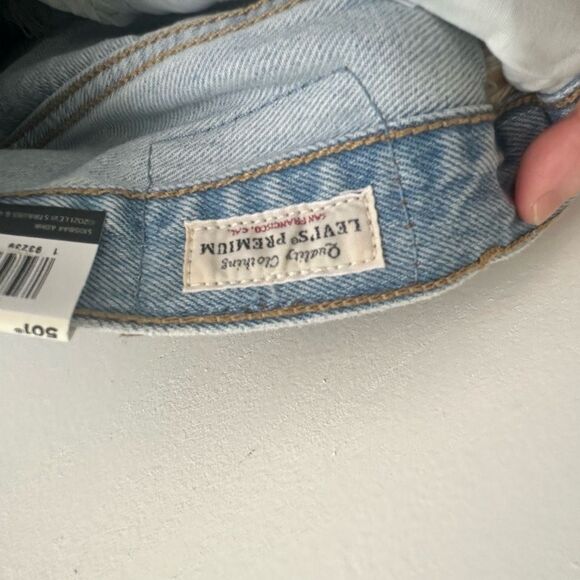 Levi’s Women’s 31 Button Fly Denim Shorts New NWT Premium - Picture 6 of 7